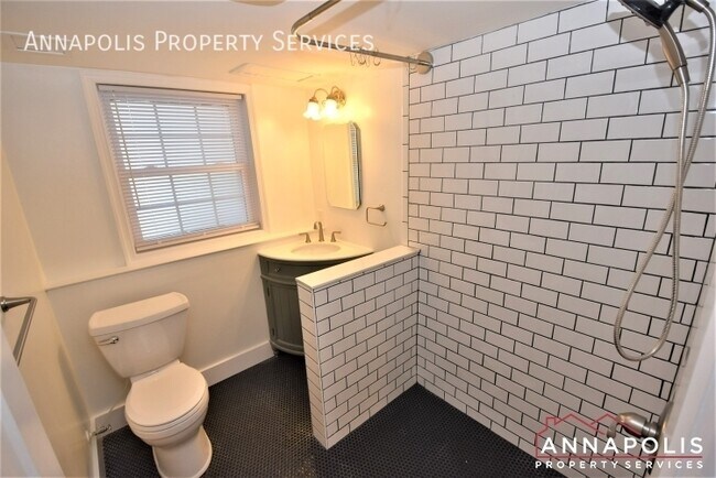 Building Photo - 90 Avondale Cir