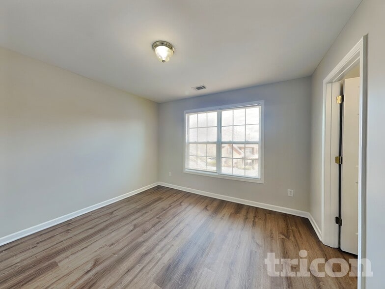 Building Photo - 1524 Montauk Point