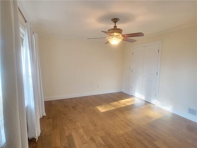 Building Photo - 3740 Clubland Dr