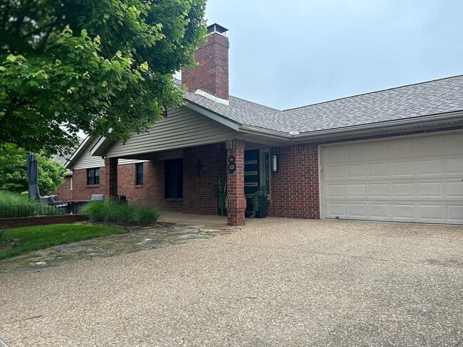 Primary Photo - Available August 1st! Beautifully Remodele...
