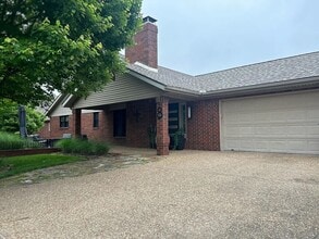Building Photo - Available August 1st! Beautifully Remodele...