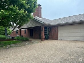 Building Photo - Available August 1st! Beautifully Remodele...