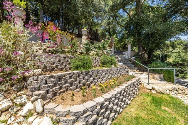 Building Photo - 4566 Lower Live Oak Canyon Rd