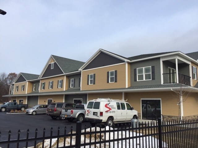Building Photo - 175 Troy Schenectady Apartments