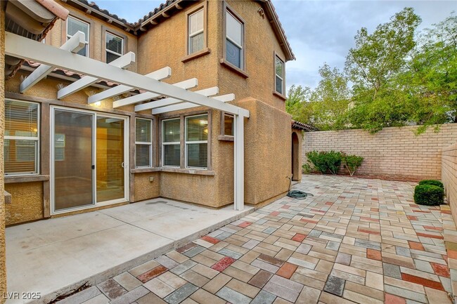Building Photo - 620 Apricot Rose Pl