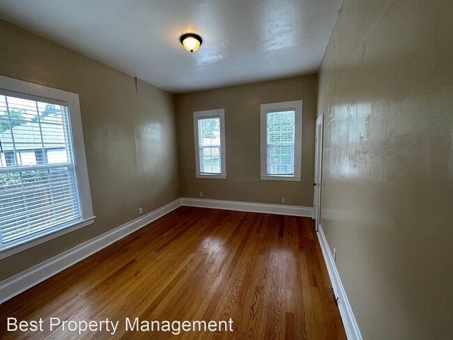 Building Photo - 3 br, 2 bath House - 112 W. 5th St.