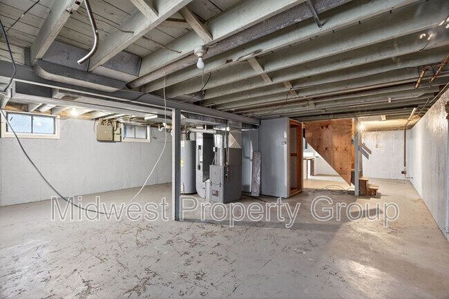 Building Photo - 1015 Avant Dr