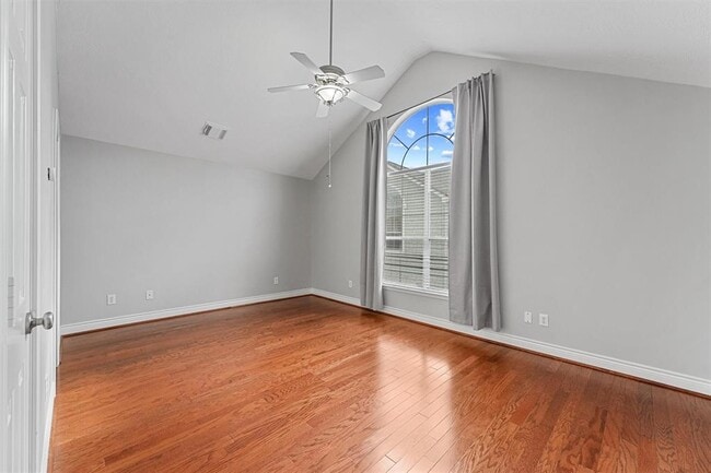 Building Photo - 1646 W 13th St