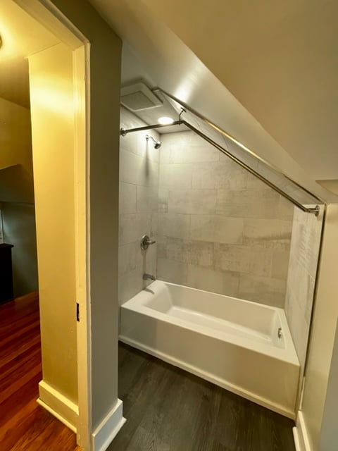 Building Photo - 370 Howell Ave