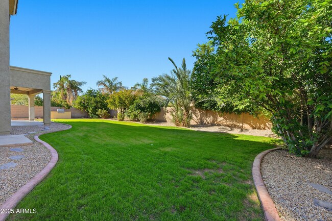 Building Photo - 18560 E Strawberry Dr