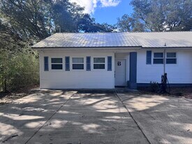 Building Photo - 6615 Tippin Ave