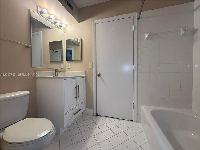 Building Photo - 2434 Cordoba Bend