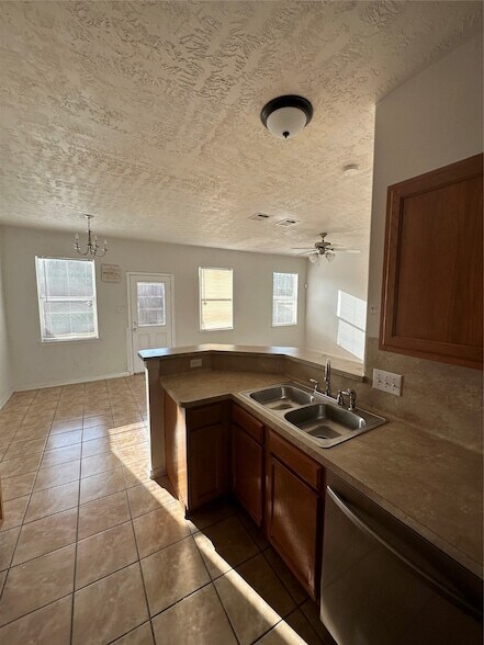 Building Photo - 15931 Winston Point Ln