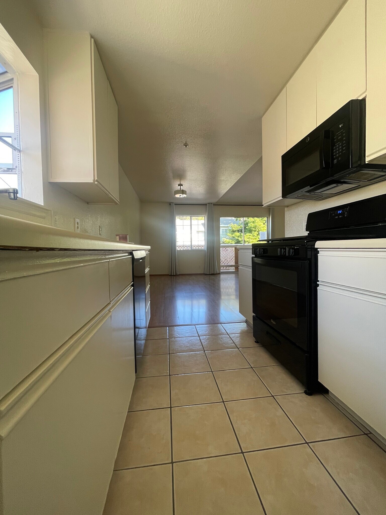 Building Photo - 1026 San Luis Cir