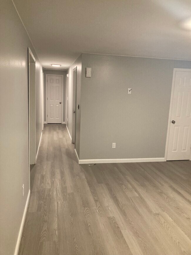 Building Photo - 608 Wheeler Ln