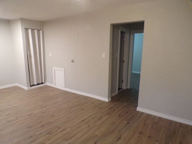 Building Photo - Great re-do, totally electric water included in rent