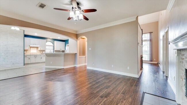 Building Photo - 15603 Twisting Springs Dr