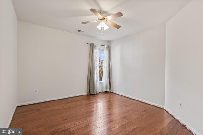 Building Photo - 41980 Ural Dr