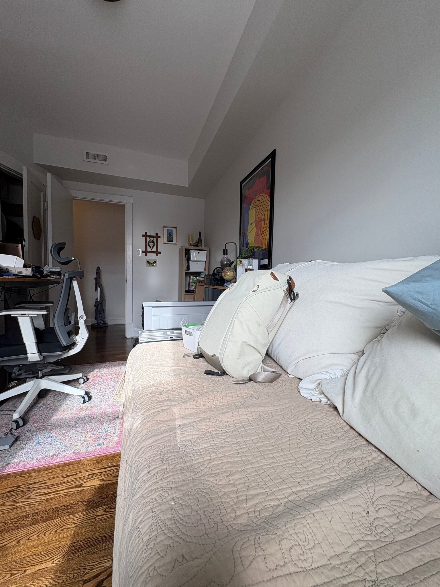 Building Photo - 4211 N Oakley Ave