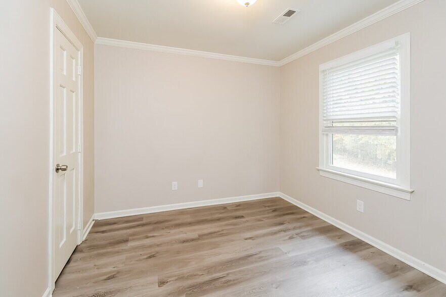 Building Photo - 2410 Wildburne Ct