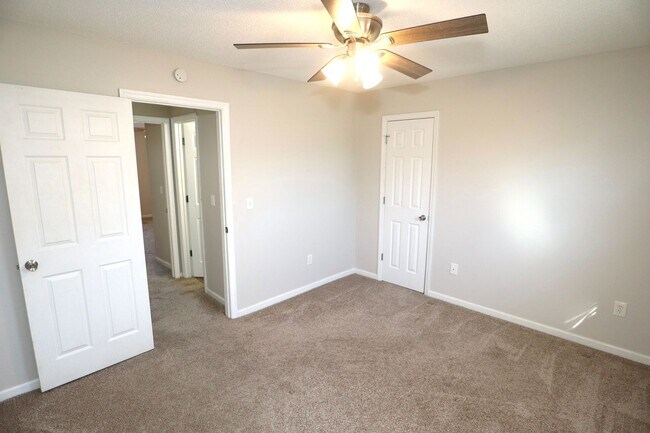 Building Photo - 2 Bed 1.5 Bath in Mepkin Place in West Ashley!