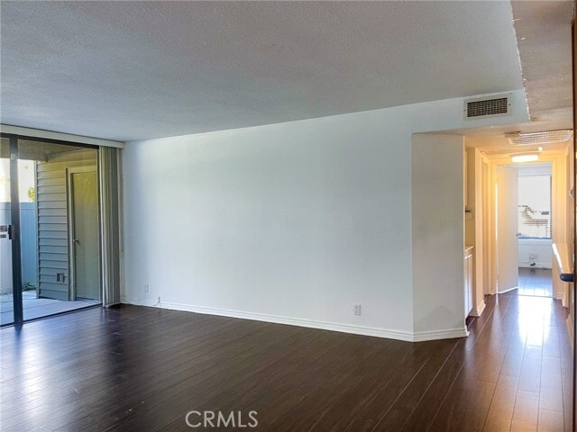 Building Photo - 95 Country Mile Rd