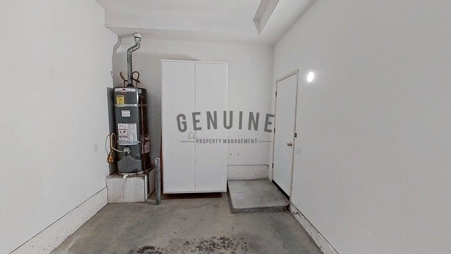 Building Photo - 2Bd 1Ba Condo in Newport Beach