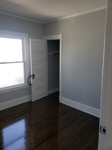 Building Photo - 935 N Massasoit Ave