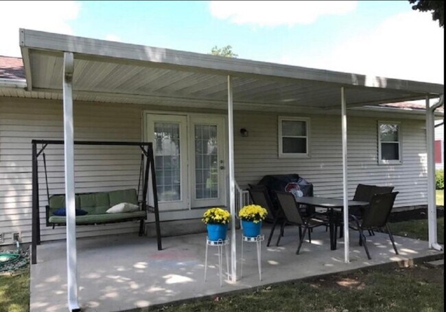 Building Photo - 1202 Rosalie Dr