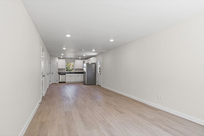 Building Photo - 1407 S 5th St