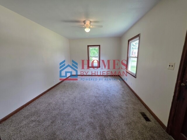 Building Photo - Two Bedroom House | Detached Garage