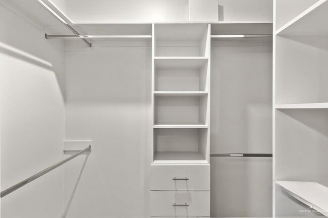 Building Photo - 19 19th St