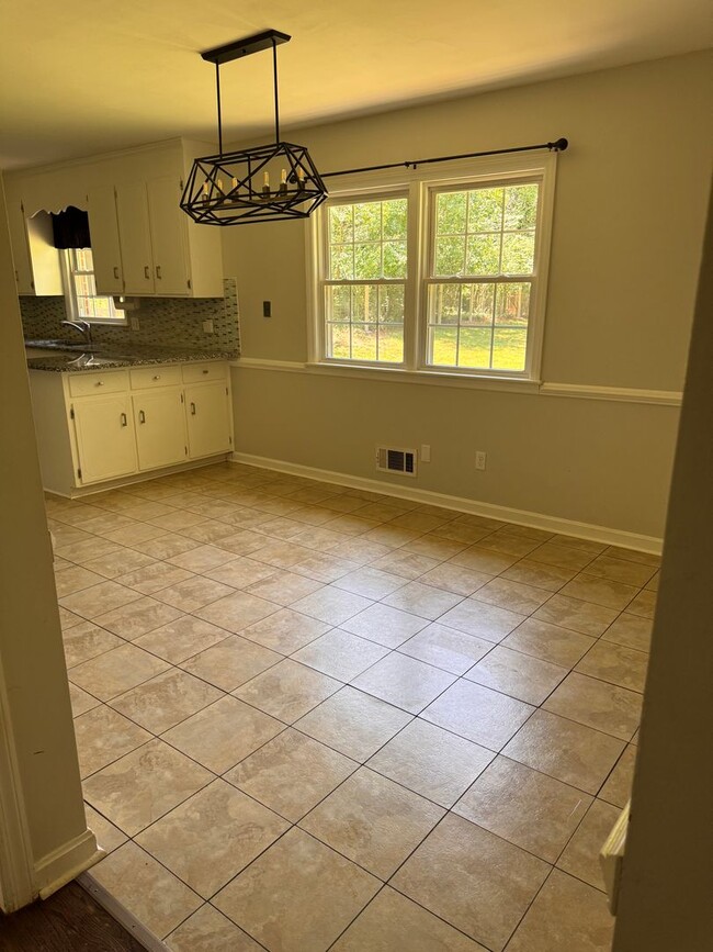 Building Photo - 3 Bedroom || 2.5 Bathroom Single Family Home