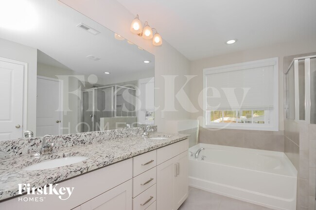 Building Photo - 3961 Norman View Dr
