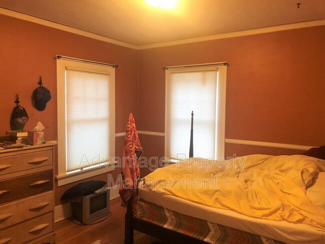 Building Photo - 436 NW 8th St