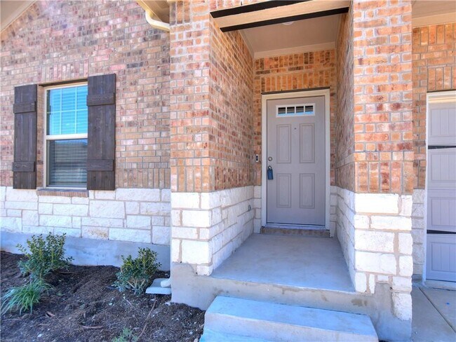 Building Photo - 517 Gabrielle Anne Dr