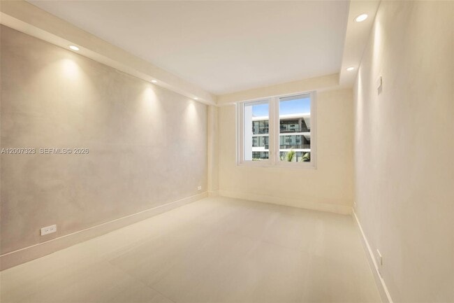 Building Photo - 2301 Collins Ave