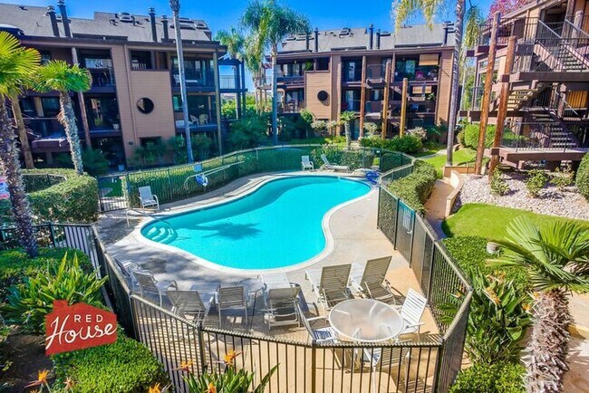 Building Photo - 4009 Canario St