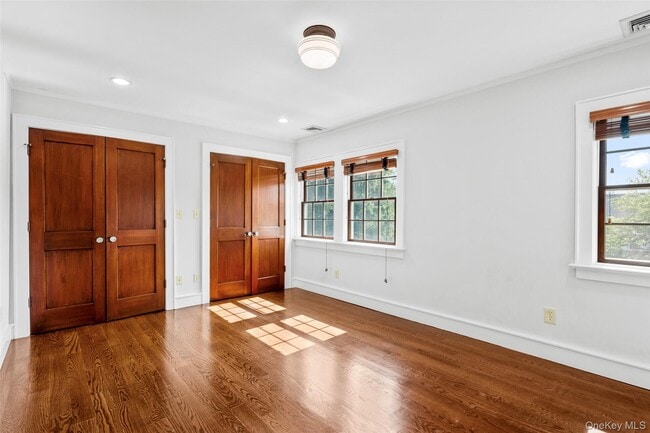 Building Photo - 6 Summit Ave