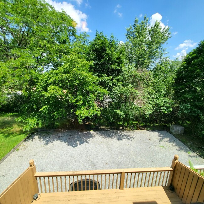 Building Photo - 549 Cumberland Rd