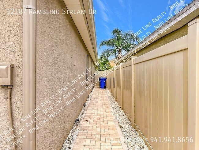 Building Photo - 12107 Rambling Stream Dr