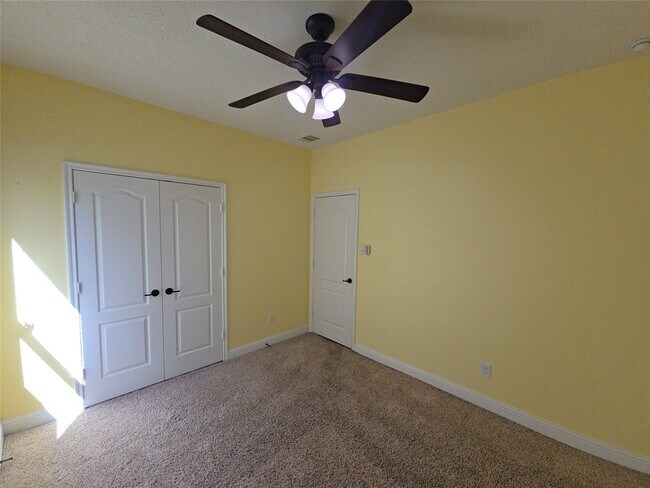 Building Photo - 16014 Peach Bluff Ln