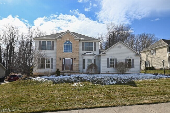 Building Photo - 320 Chadwick Dr