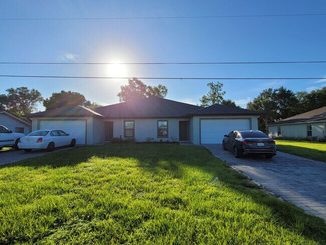 Building Photo - Duplex for rent