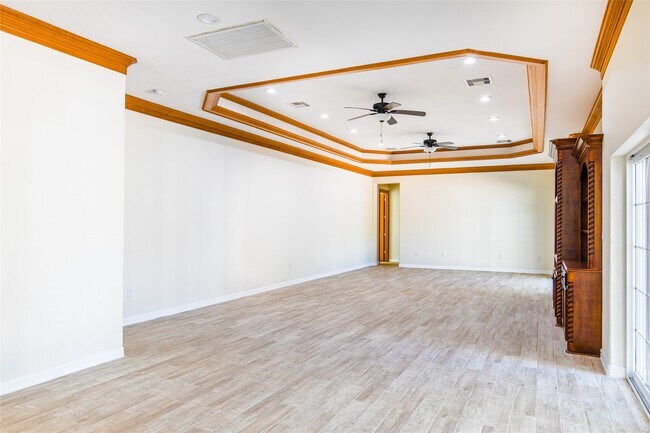 Building Photo - 12446 Willis Waukegan Rd