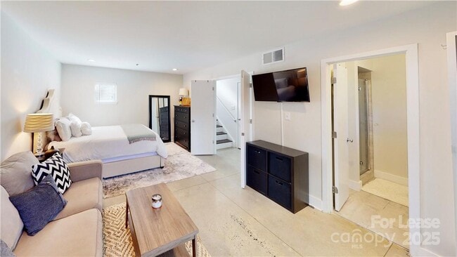 Building Photo - 2058 Atherton Heights Ln
