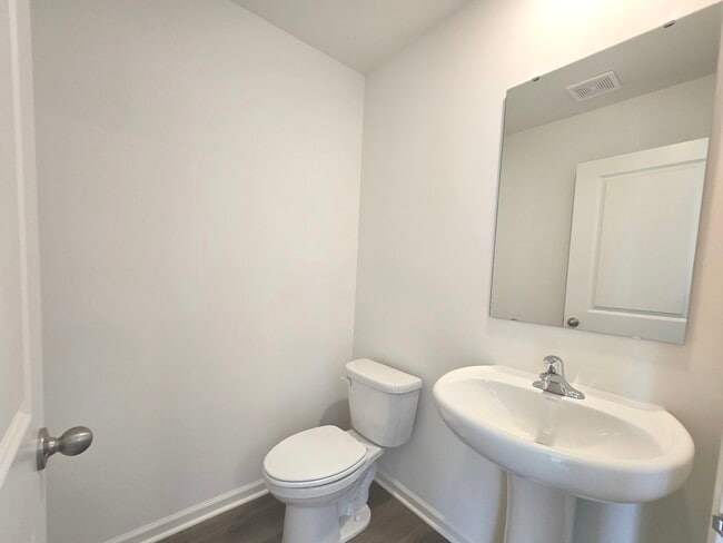 Building Photo - 334 Basin Ct