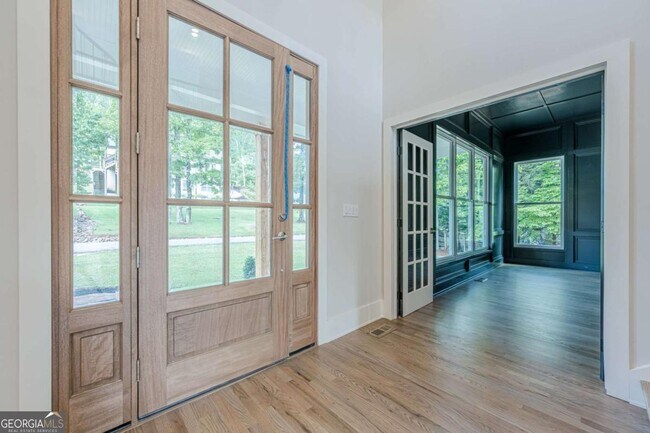 Building Photo - 2555 Chattahoochee Ln
