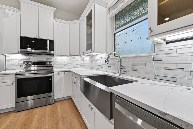 Building Photo - 6630 Highrock Rd