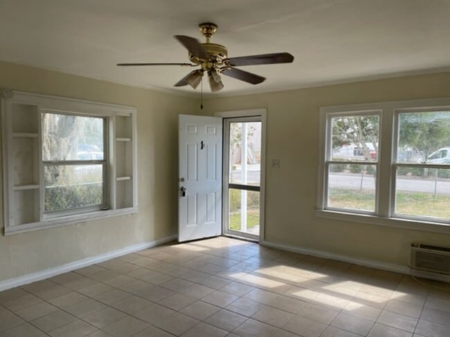 Building Photo - Efficiency unit for rent in Lake Wales